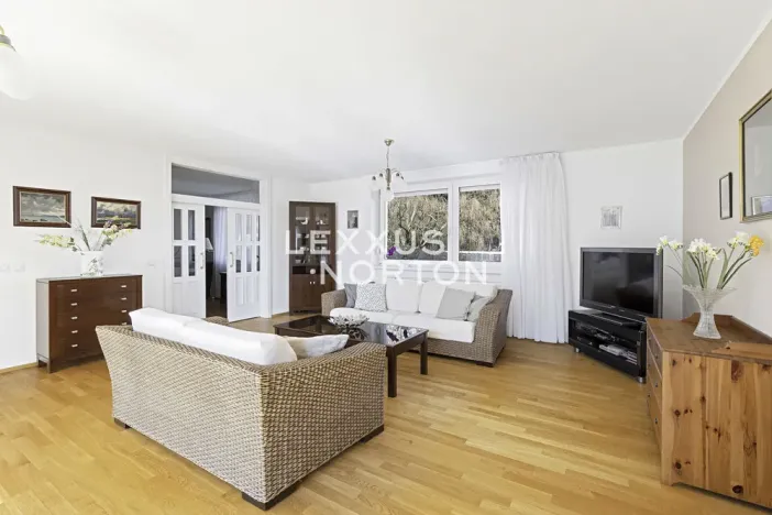 Prodej rodinného domu, Kamenice, Kruhová, 355 m2