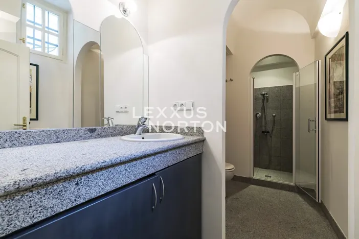 Pronájem bytu 2+kk, Praha - Malá Strana, Vlašská, 92 m2