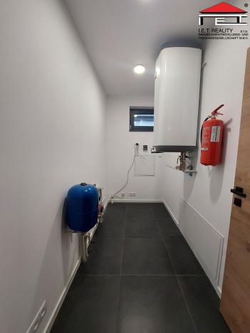 Prodej rodinného domu, Mezouň, 210 m2