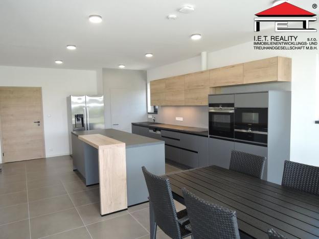 Prodej rodinného domu, Mezouň, 210 m2