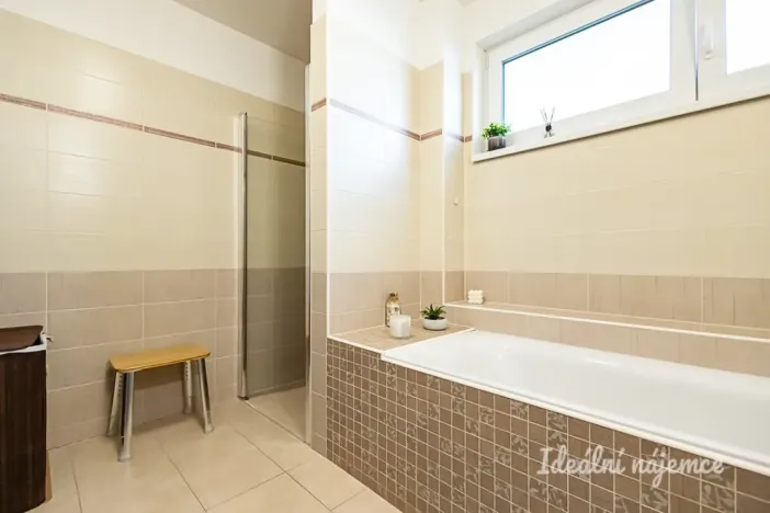 Pronájem bytu 3+kk, Hovorčovice, Střední, 76 m2