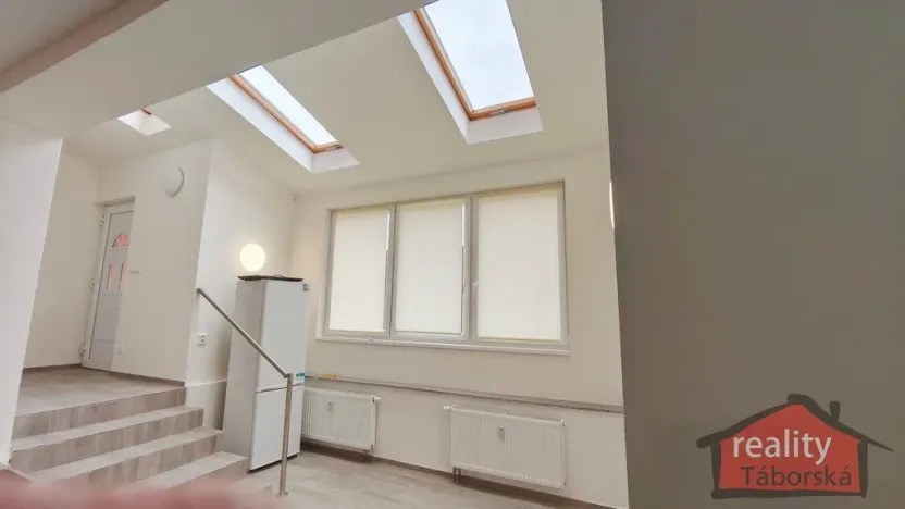 Prodej atypického bytu, Nupaky, 88 m2