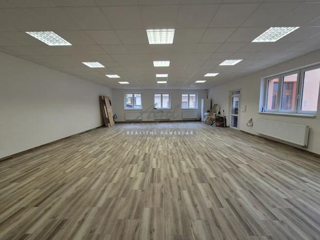 Pronájem kanceláře, Šlapanice, 293 m2