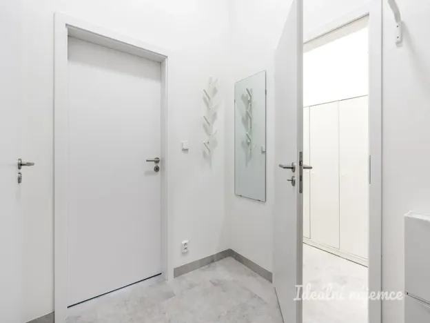 Pronájem bytu 2+kk, Praha - Kyje, Za černým mostem, 66 m2