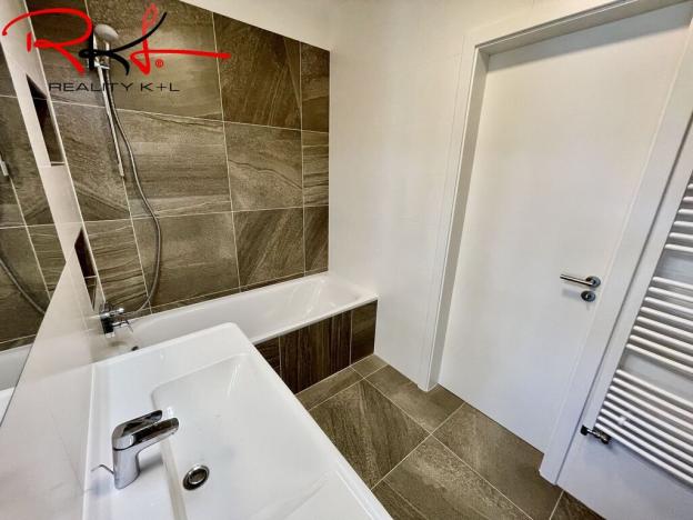 Prodej bytu 2+kk, Praha, Pod Harfou, 45 m2