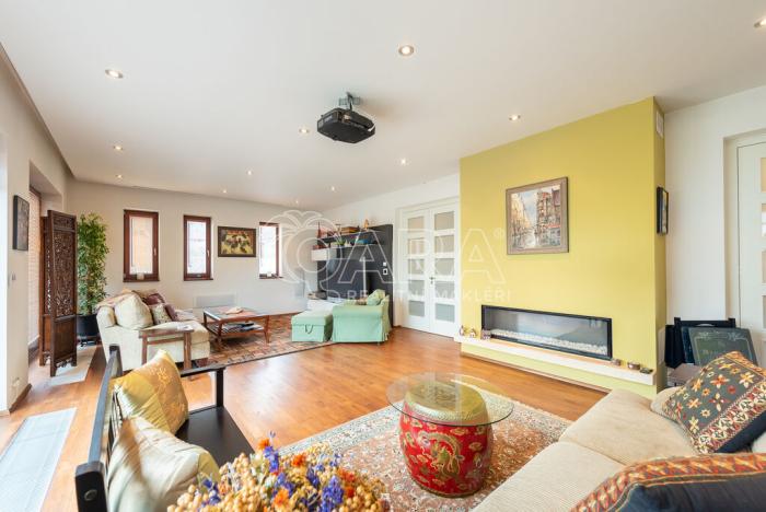 Pronájem vily, Statenice, U Školy, 364 m2