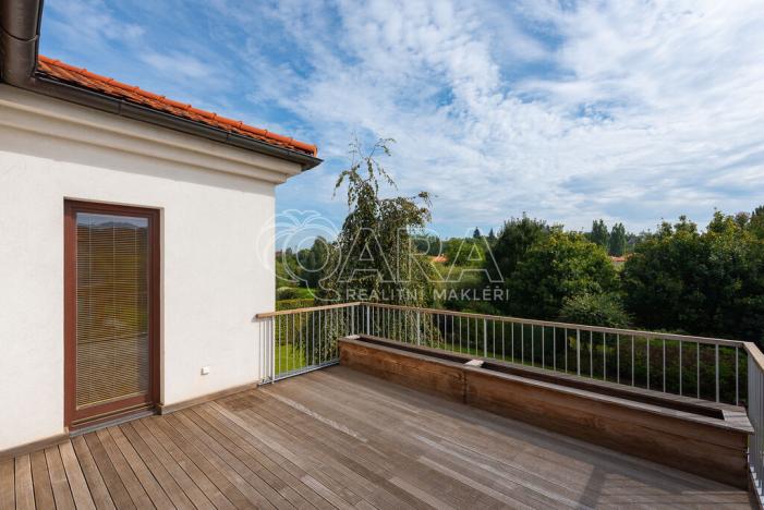 Pronájem vily, Statenice, U Školy, 364 m2