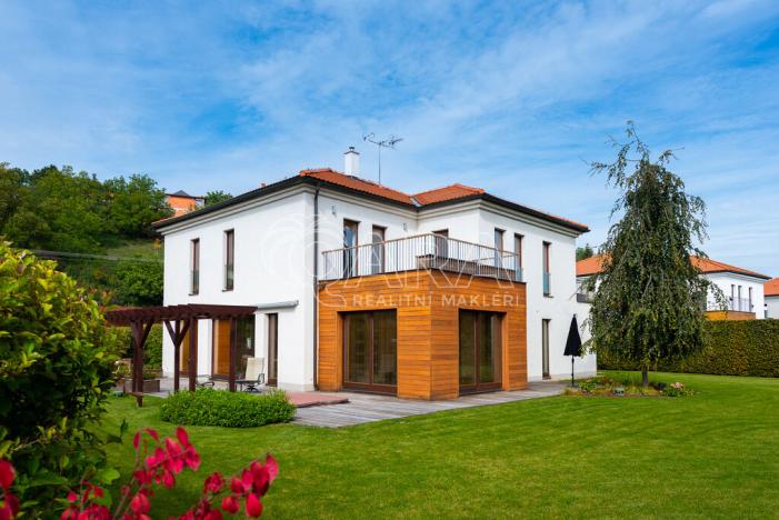 Pronájem vily, Statenice, U Školy, 364 m2
