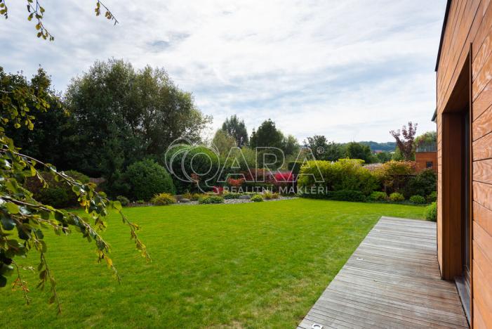 Pronájem vily, Statenice, U Školy, 364 m2