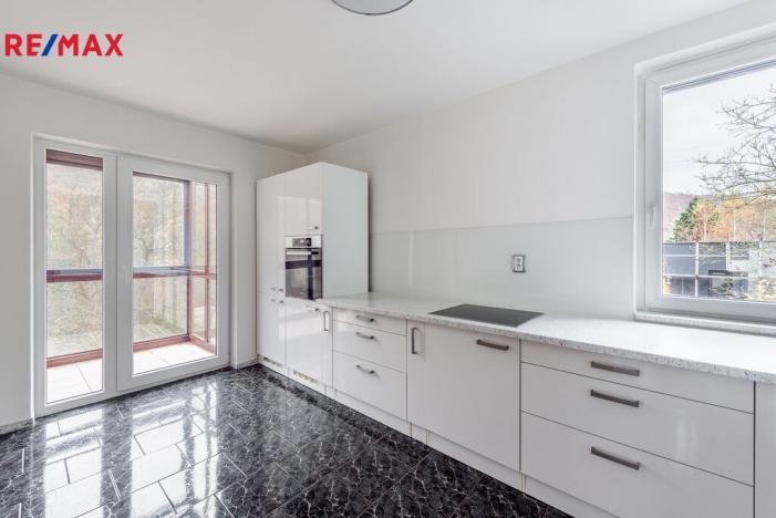 Prodej komerční nemovitosti, Měchenice, Hlavní, 330 m2