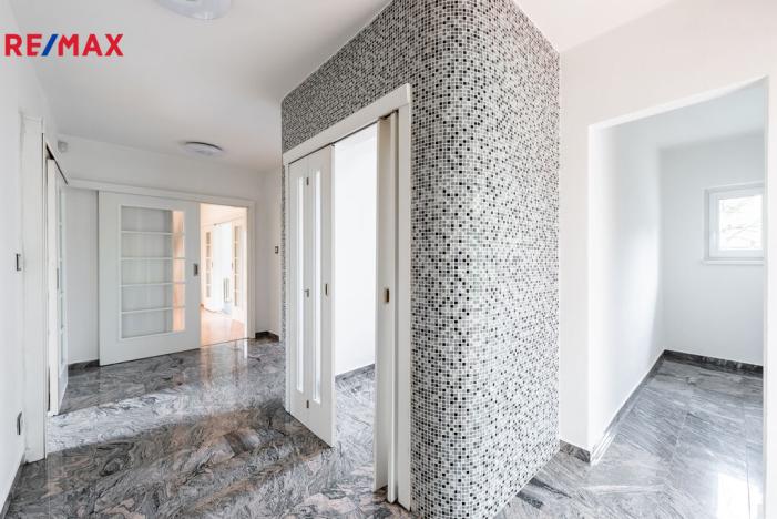 Prodej komerční nemovitosti, Měchenice, Hlavní, 330 m2