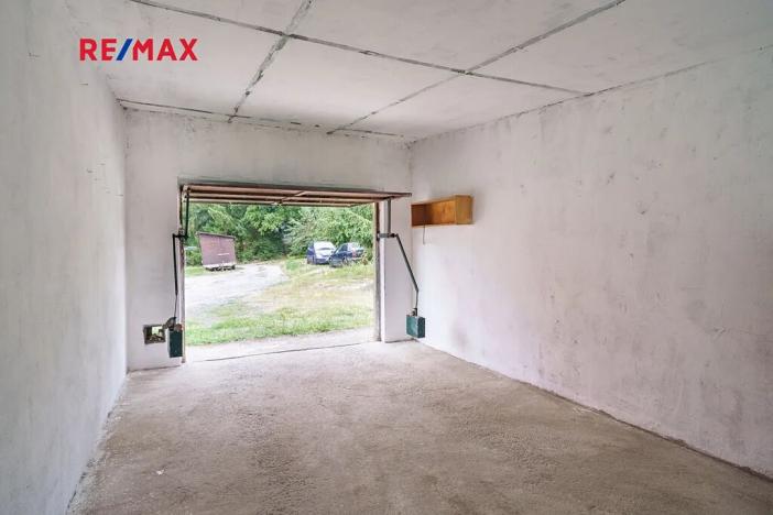 Prodej garáže, Měcholupy, 130 m2