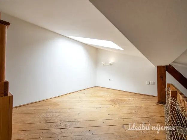 Pronájem bytu 1+kk, Praha - Michle, Magistrů, 32 m2