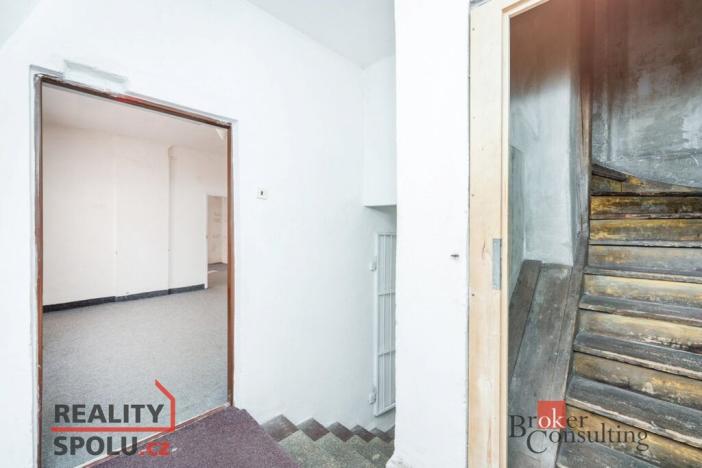 Prodej komerční nemovitosti, Karlovy Vary, Varšavská, 145 m2