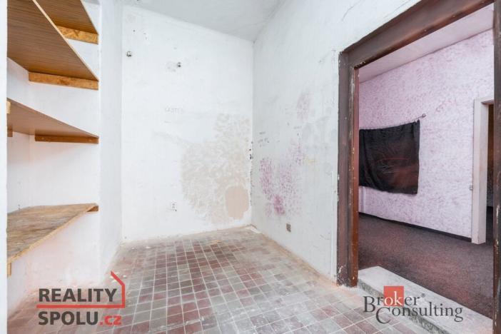 Prodej komerční nemovitosti, Karlovy Vary, Varšavská, 145 m2