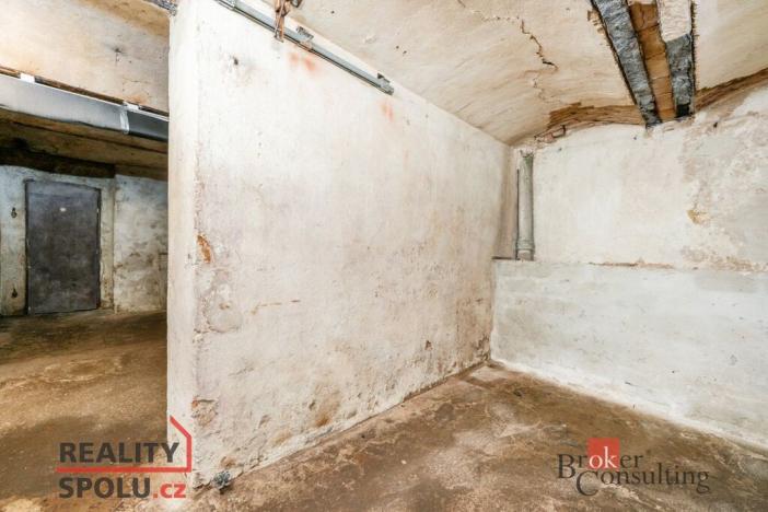 Prodej komerční nemovitosti, Karlovy Vary, Varšavská, 145 m2