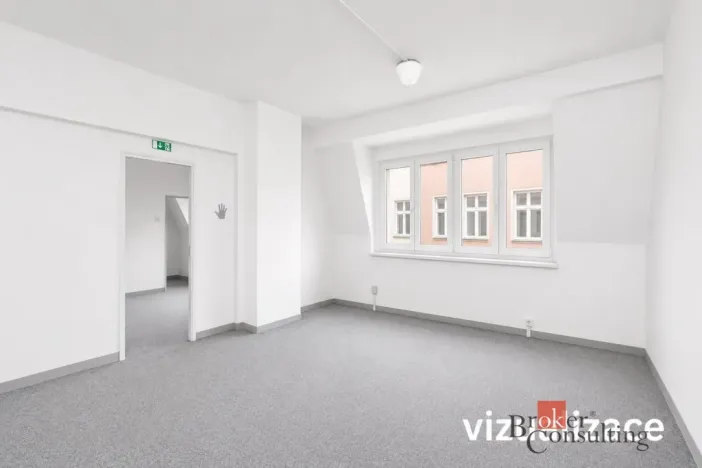 Prodej komerční nemovitosti, Karlovy Vary, Varšavská, 145 m2