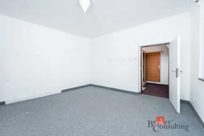 Prodej komerční nemovitosti, Karlovy Vary, Varšavská, 145 m2