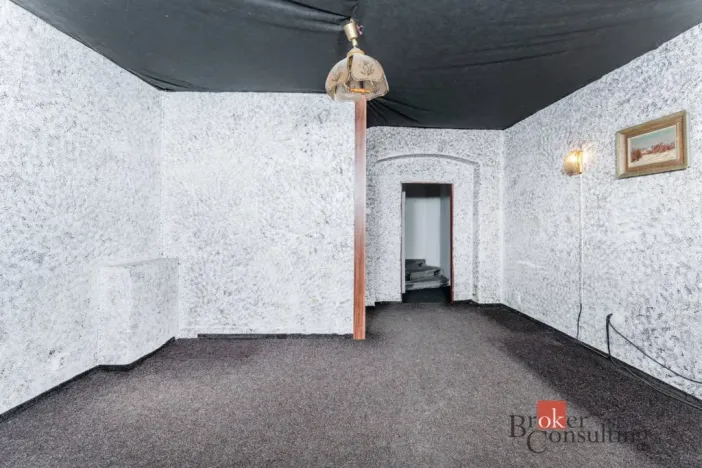 Prodej komerční nemovitosti, Karlovy Vary, Varšavská, 145 m2
