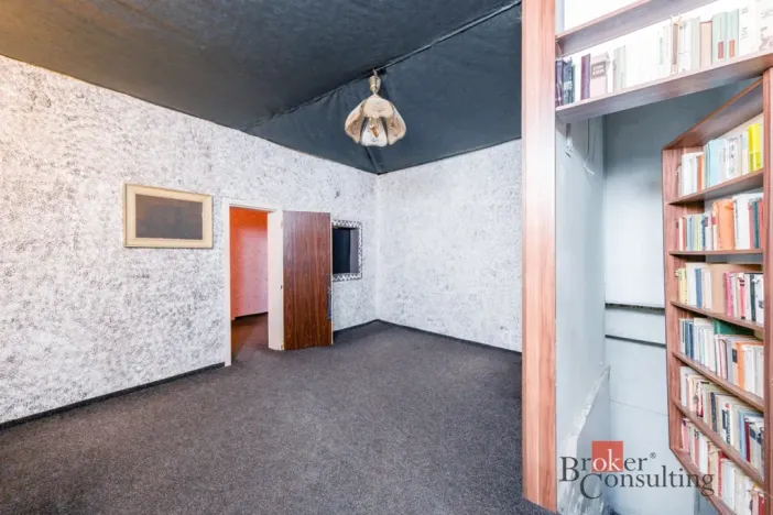 Prodej komerční nemovitosti, Karlovy Vary, Varšavská, 145 m2