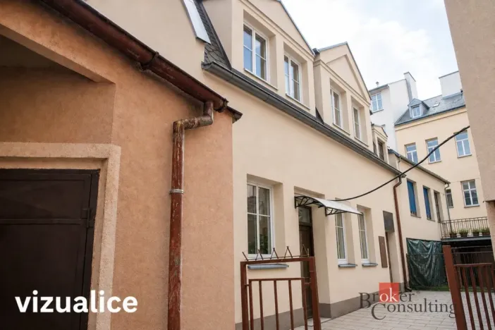Prodej komerční nemovitosti, Karlovy Vary, Varšavská, 145 m2