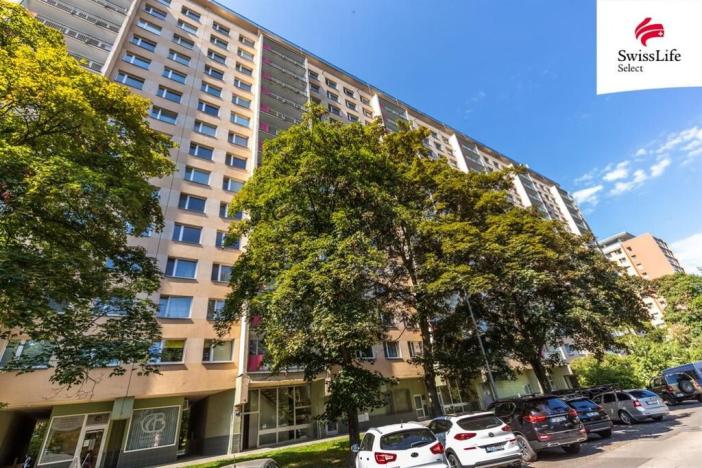 Prodej bytu 3+1, Praha - Kobylisy, Chabařovická, 65 m2