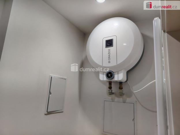 Pronájem bytu 1+kk, Děčín - Děčín III-Staré Město, Zelená, 21 m2