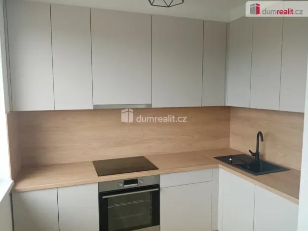 Pronájem bytu 3+1, Děčín - Děčín III-Staré Město, Zelená, 65 m2