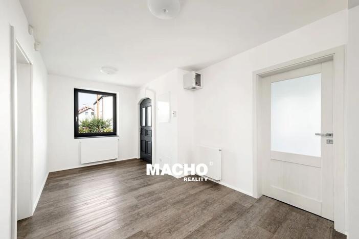 Pronájem rodinného domu, Kosoř, Školská, 380 m2