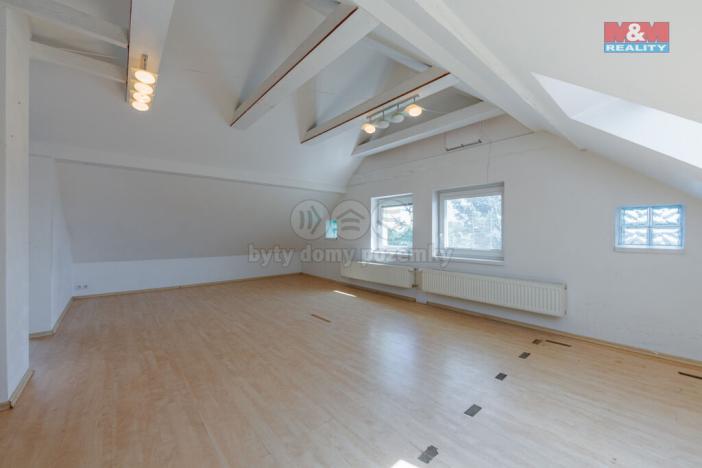 Prodej rodinného domu, Hroznětín, ČSA, 240 m2