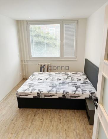 Pronájem bytu 2+kk, Praha, Hněvkovského, 45 m2