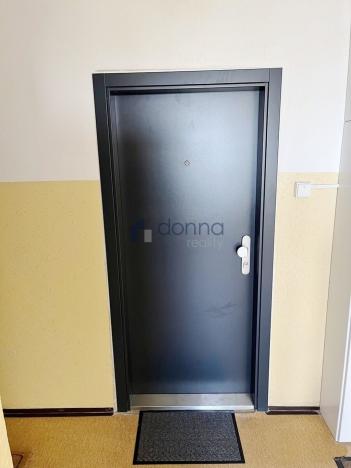 Pronájem bytu 2+kk, Praha, Hněvkovského, 45 m2