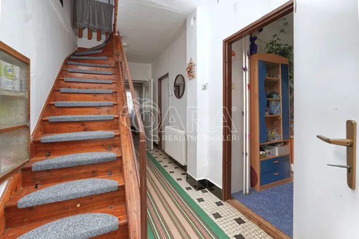 Prodej rodinného domu, Kosoř, Dolejší, 250 m2