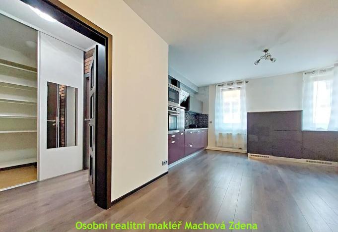 Pronájem bytu 3+kk, Praha - Vysočany, Na Harfě, 66 m2