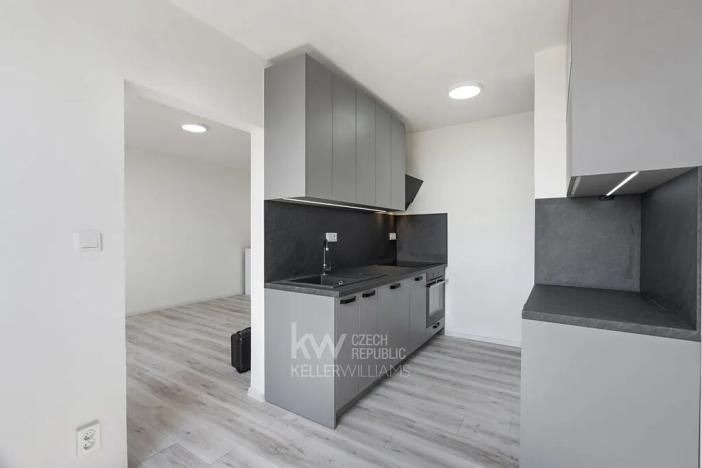 Prodej bytu 3+1, Praha - Troja, Hnězdenská, 74 m2