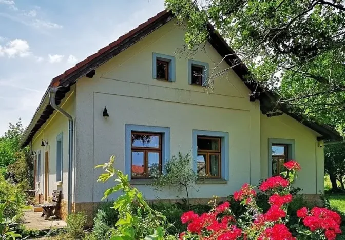 Prodej rodinného domu, Pecka, 300 m2