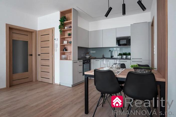 Prodej bytu 2+kk, Pohořelice, Znojemská, 61 m2