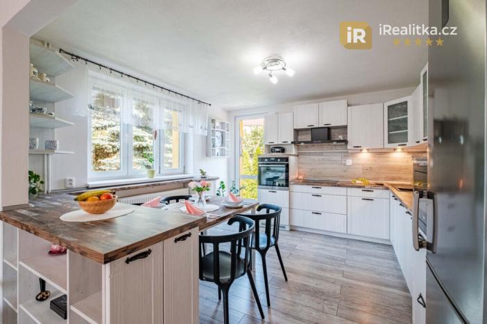 Prodej rodinného domu, Lučice, 225 m2