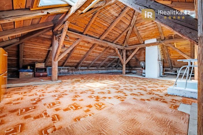 Prodej rodinného domu, Lučice, 225 m2