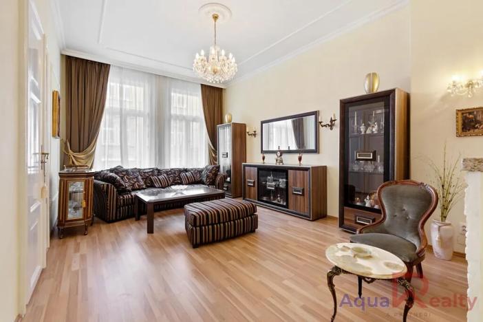 Prodej bytu 3+1, Karlovy Vary, K. Čapka, 88 m2