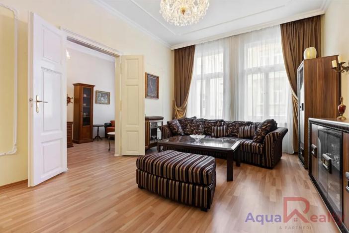 Prodej bytu 3+1, Karlovy Vary, K. Čapka, 88 m2