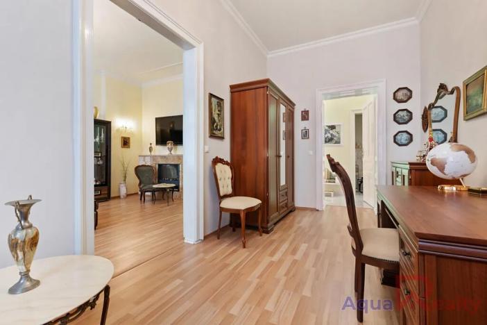 Prodej bytu 3+1, Karlovy Vary, K. Čapka, 88 m2