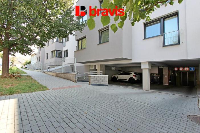 Pronájem garáže, Brno - Židenice, Táborská, 13 m2