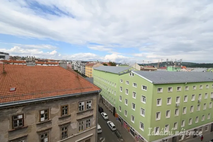 Pronájem bytu 1+kk, Brno, Bratislavská, 25 m2