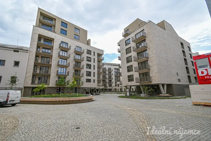 Pronájem bytu 1+kk, Brno, Bratislavská, 25 m2