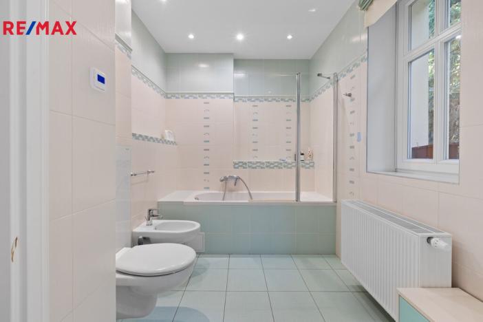 Prodej rodinného domu, Karlovy Vary, Tyršova, 321 m2