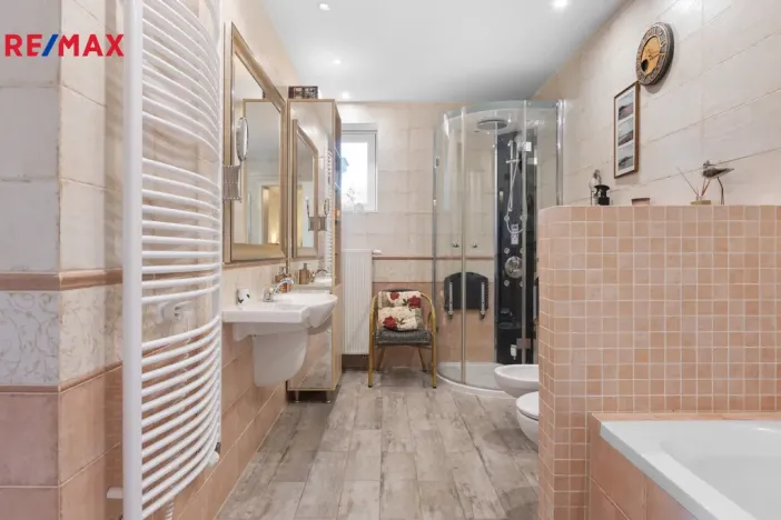 Prodej rodinného domu, Karlovy Vary, Tyršova, 321 m2