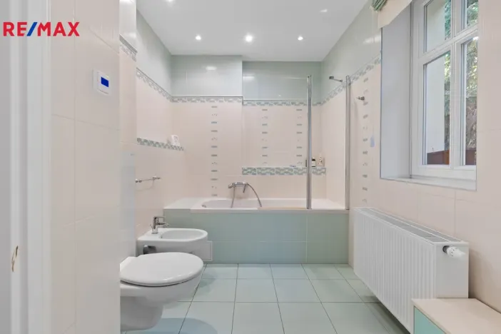 Prodej rodinného domu, Karlovy Vary, Tyršova, 321 m2