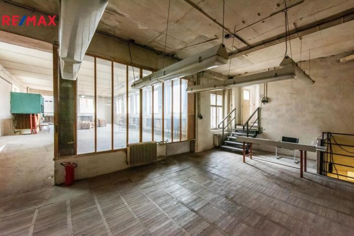 Prodej skladu, Brno - Maloměřice, Karlova, 1000 m2