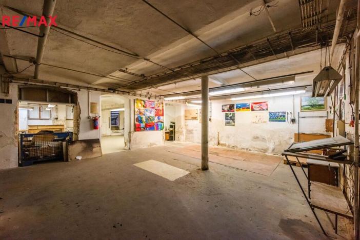 Prodej skladu, Brno - Maloměřice, Karlova, 1000 m2